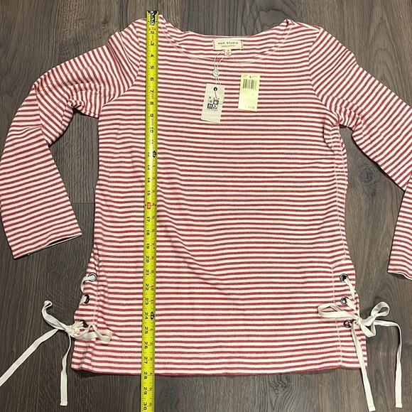 NWT ❤️ Max Studio long sleeve pull over with adorable lace up detail - S - Picture 5 of 5